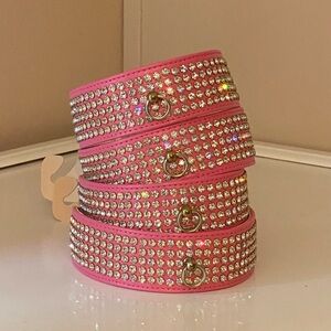 Dog collar with rhinestones.
ONE-18” collar fits an 16” neck. Pink